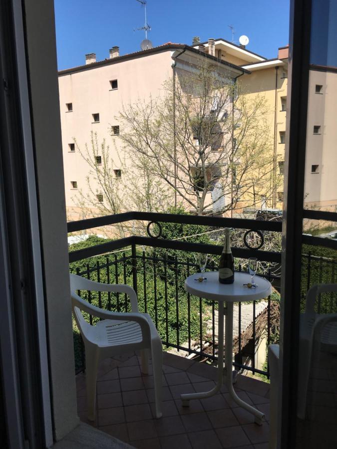 Hotel Villa Rinaldini Rimini Exterior photo